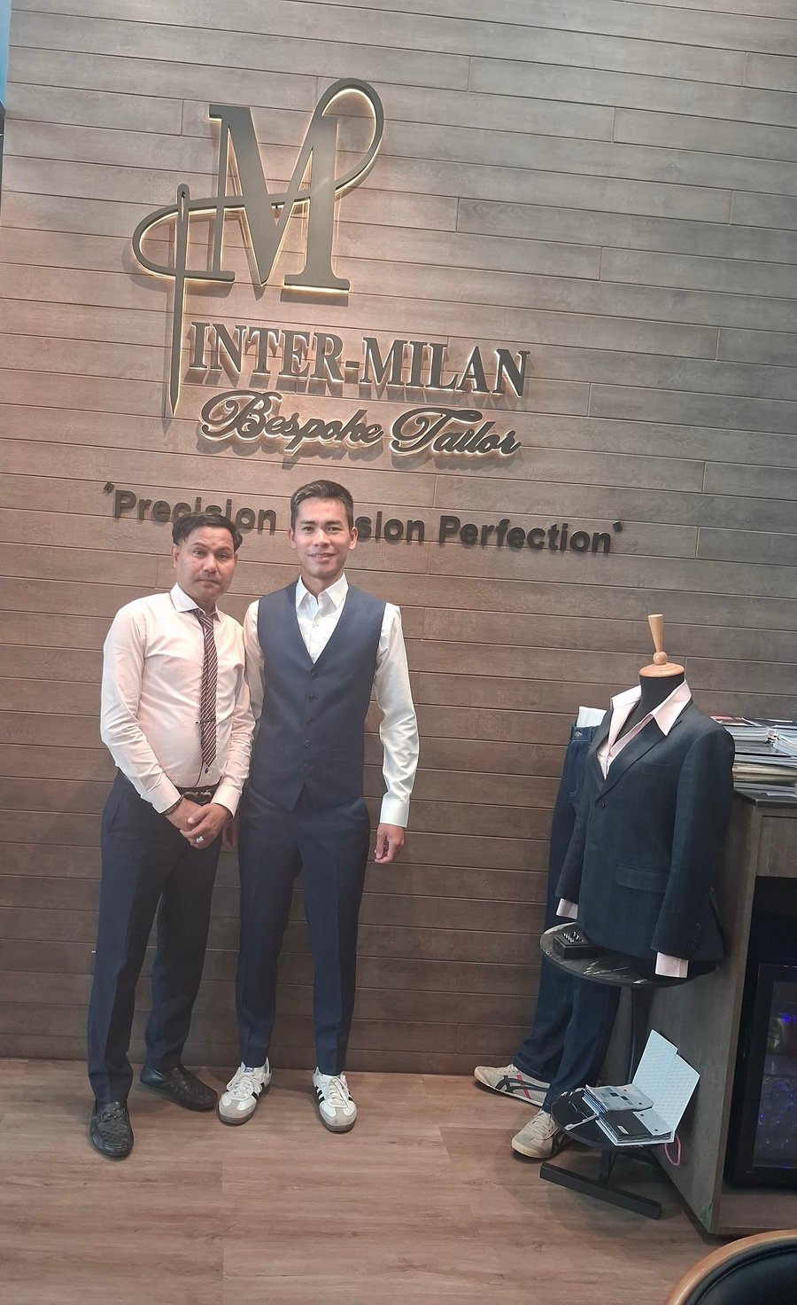 Handcrafted Men's Formal Suit Thailand