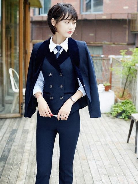 Elegant Men's Suit Design in Sukhumvit